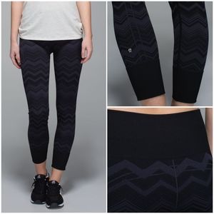 Lululemon Ebb to Street heathered naval blue size 6